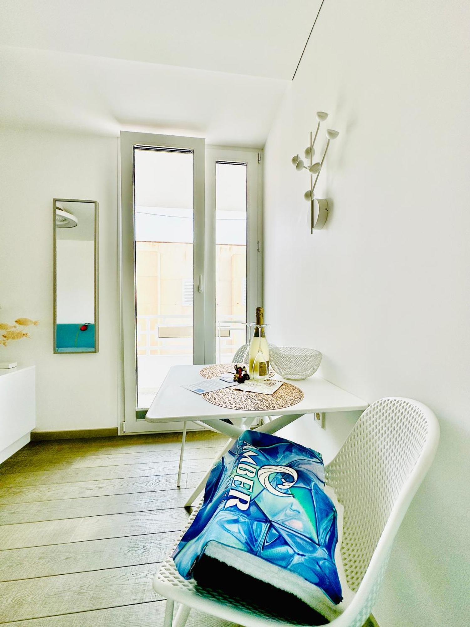 Amber Apartments - Sunny Studio 모로델제블 외부 사진